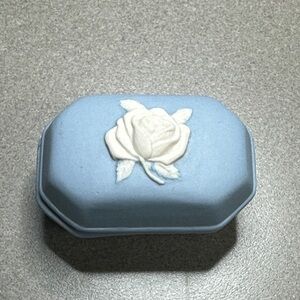 Source Unknown Blue and White Decorative Box